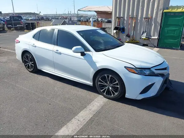 4T1B11HK5KU842132 2019 TOYOTA CAMRY - Image 1