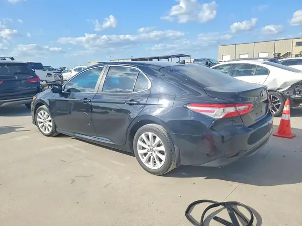 4T1B11HK5KU842423 2019 TOYOTA CAMRY - Image 2