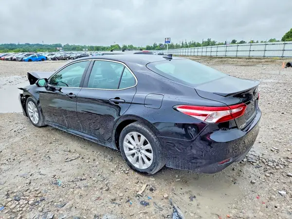 4T1B11HK5KU848688 2019 TOYOTA CAMRY - Image 2