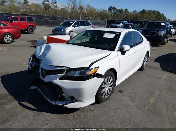 4T1B11HK5KU851476 2019 TOYOTA CAMRY - Image 2