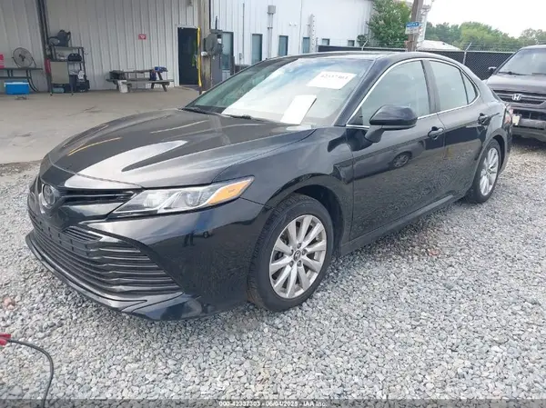 4T1B11HK5KU851686 2019 TOYOTA CAMRY - Image 2
