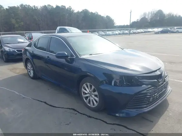 4T1B11HK5KU854569 2019 TOYOTA CAMRY - Image 1