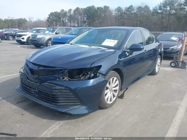 4T1B11HK5KU854569 2019 TOYOTA CAMRY - Image 2