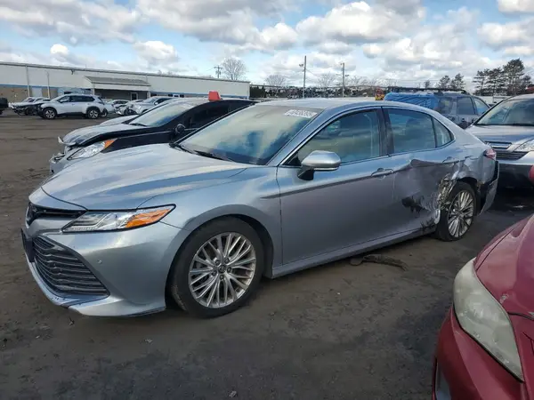 4T1B11HK6JU005596 2018 TOYOTA CAMRY - Image 1