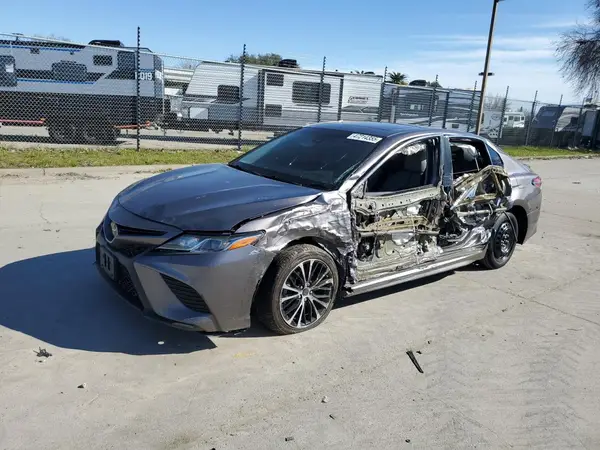 4T1B11HK6JU005632 2018 TOYOTA CAMRY - Image 1