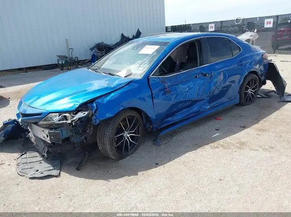 4T1B11HK6JU006120 2018 TOYOTA CAMRY - Image 2