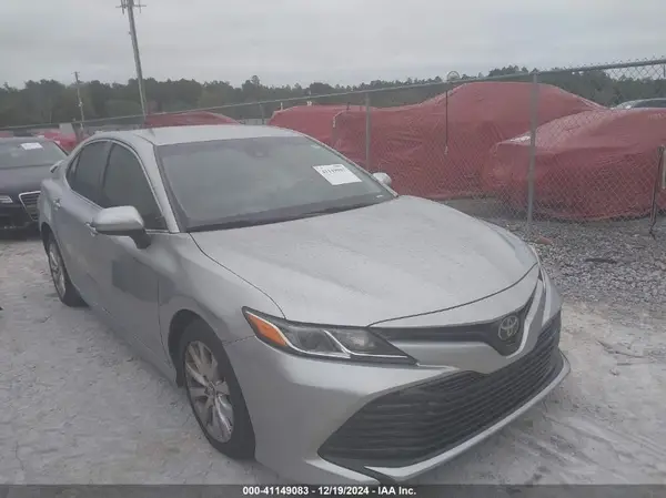 4T1B11HK6JU008496 2018 TOYOTA CAMRY - Image 1