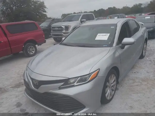 4T1B11HK6JU008496 2018 TOYOTA CAMRY - Image 2