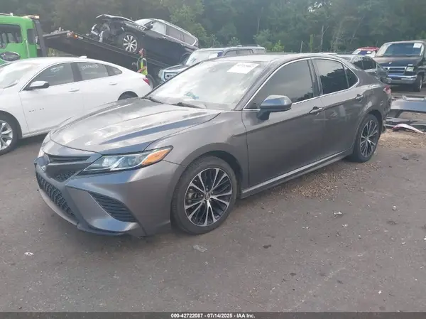 4T1B11HK6JU009132 2018 TOYOTA CAMRY - Image 2