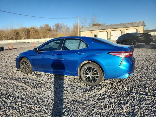 4T1B11HK6JU014296 2018 TOYOTA CAMRY - Image 2
