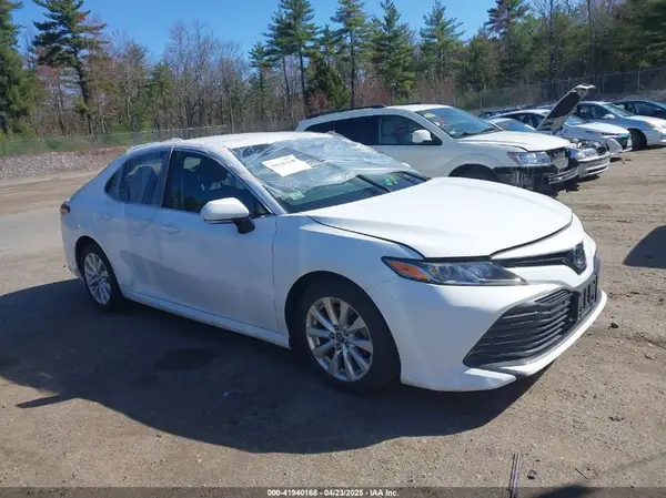 4T1B11HK6JU015299 2018 TOYOTA CAMRY - Image 1