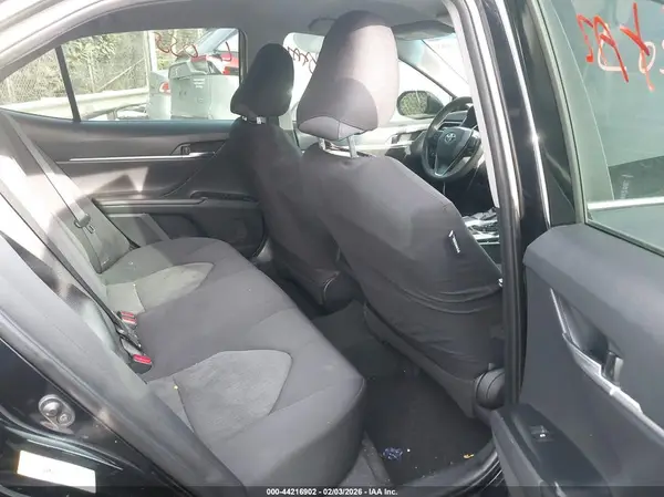 4T1B11HK6JU017084 2018 TOYOTA CAMRY - Image 8
