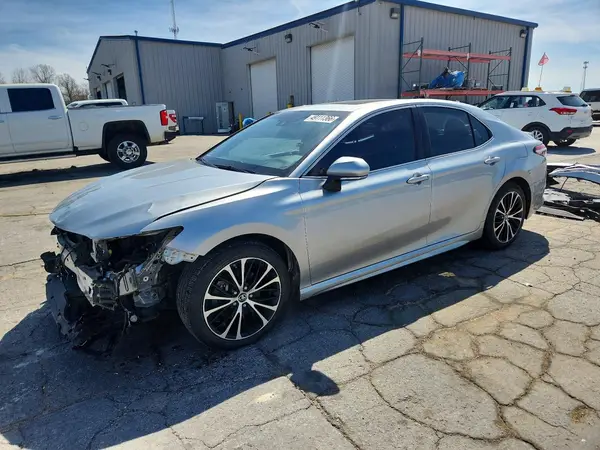4T1B11HK6JU017120 2018 TOYOTA CAMRY - Image 1