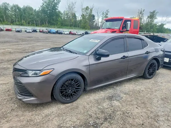 4T1B11HK6JU017604 2018 TOYOTA CAMRY - Image 1