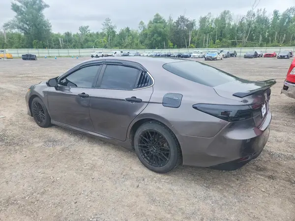 4T1B11HK6JU017604 2018 TOYOTA CAMRY - Image 2