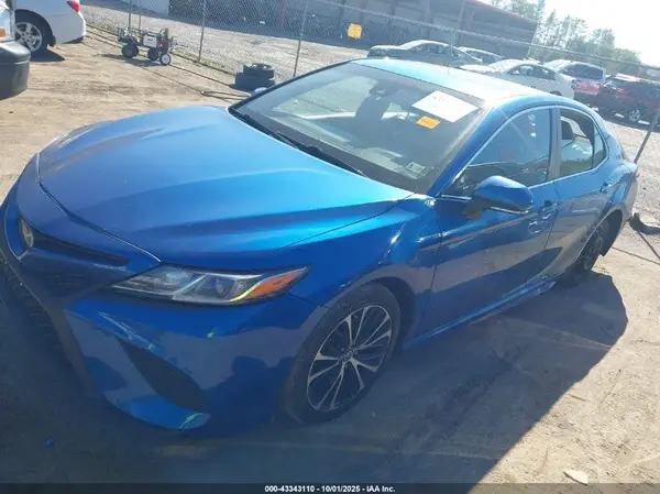 4T1B11HK6JU017621 2018 TOYOTA CAMRY - Image 2