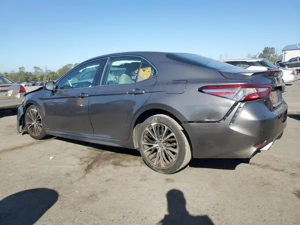 4T1B11HK6JU020812 2018 TOYOTA CAMRY - Image 2