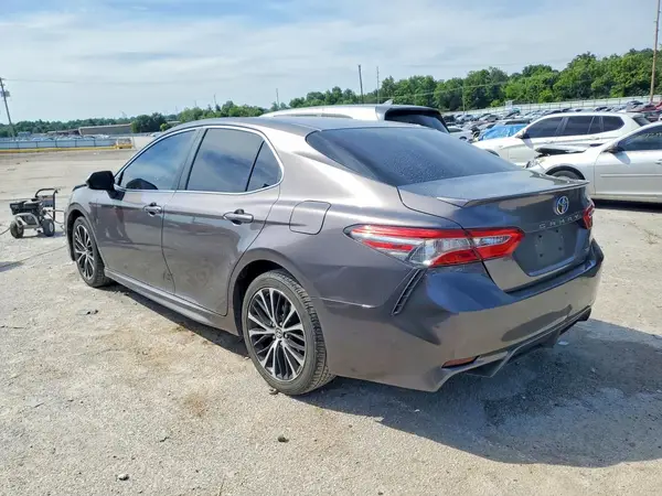 4T1B11HK6JU022625 2018 TOYOTA CAMRY - Image 2