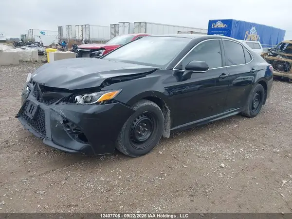 4T1B11HK6JU023547 2018 TOYOTA CAMRY - Image 2