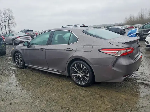 4T1B11HK6JU024004 2018 TOYOTA CAMRY - Image 2