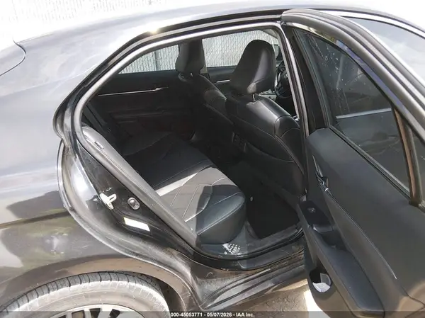 4T1B11HK6JU025802 2018 TOYOTA CAMRY - Image 8