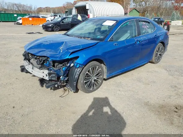 4T1B11HK6JU026240 2018 TOYOTA CAMRY - Image 2