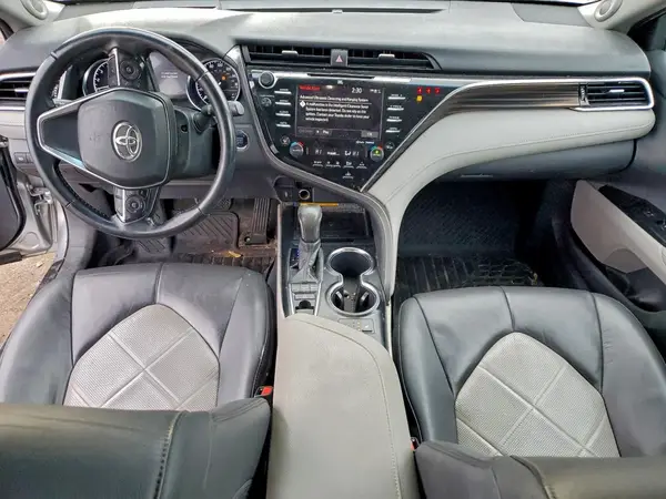 4T1B11HK6JU028215 2018 TOYOTA CAMRY - Image 8