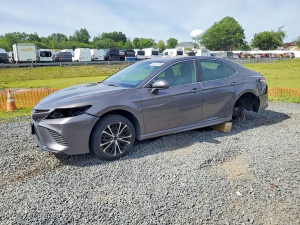 4T1B11HK6JU029039 2018 TOYOTA CAMRY - Image 1