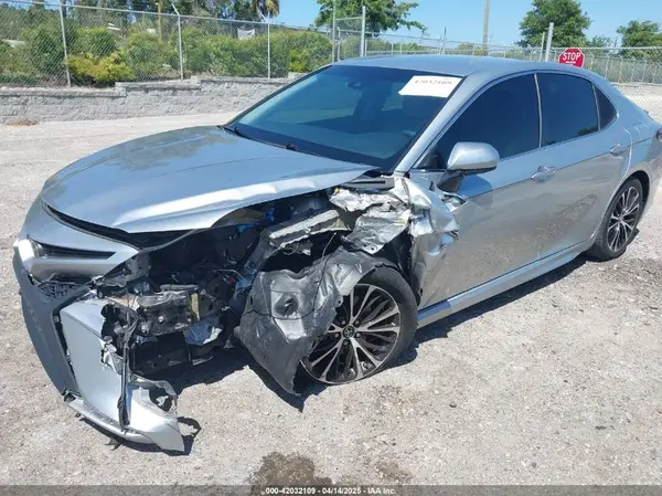 4T1B11HK6JU029106 2018 TOYOTA CAMRY - Image 2
