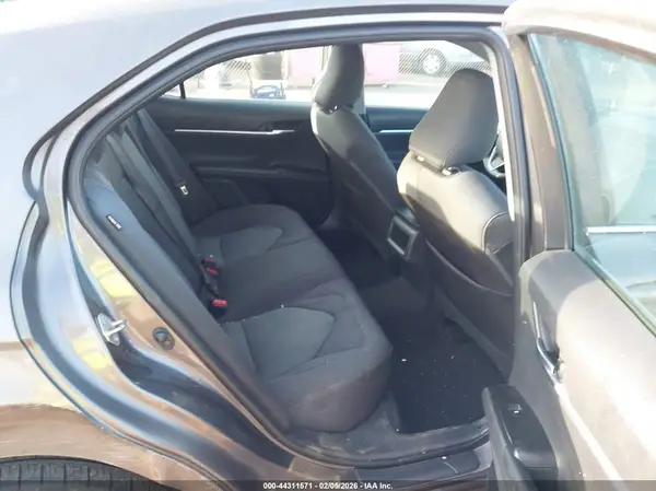 4T1B11HK6JU031342 2018 TOYOTA CAMRY - Image 8