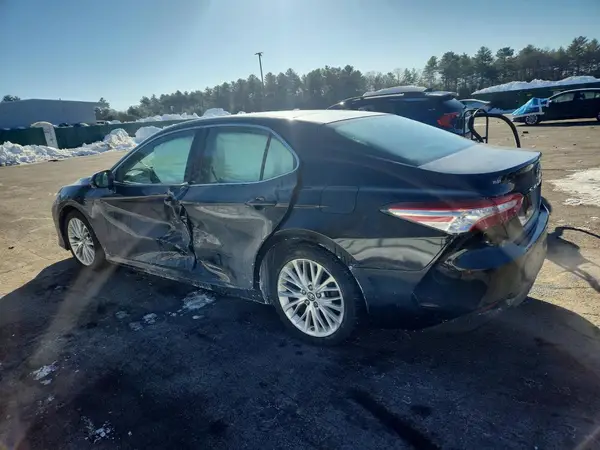 4T1B11HK6JU031910 2018 TOYOTA CAMRY - Image 2