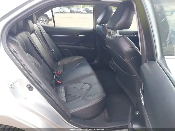 4T1B11HK6JU033107 2018 TOYOTA CAMRY - Image 8