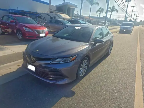 4T1B11HK6JU035861 2018 TOYOTA CAMRY - Image 2