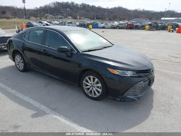 4T1B11HK6JU036153 2018 TOYOTA CAMRY - Image 1