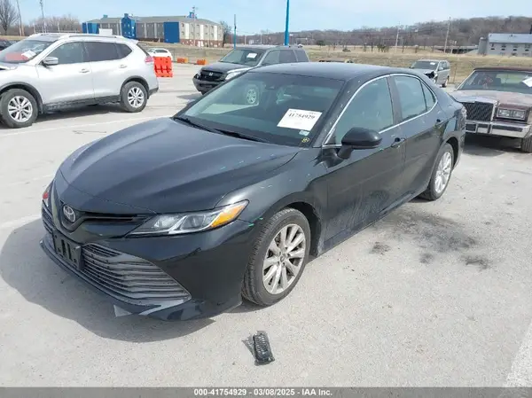 4T1B11HK6JU036153 2018 TOYOTA CAMRY - Image 2