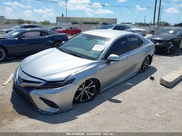 4T1B11HK6JU036170 2018 TOYOTA CAMRY - Image 2