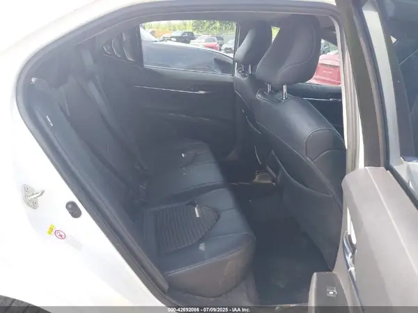 4T1B11HK6JU037948 2018 TOYOTA CAMRY - Image 8