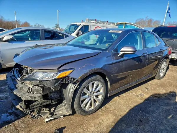 4T1B11HK6JU039523 2018 TOYOTA CAMRY - Image 1