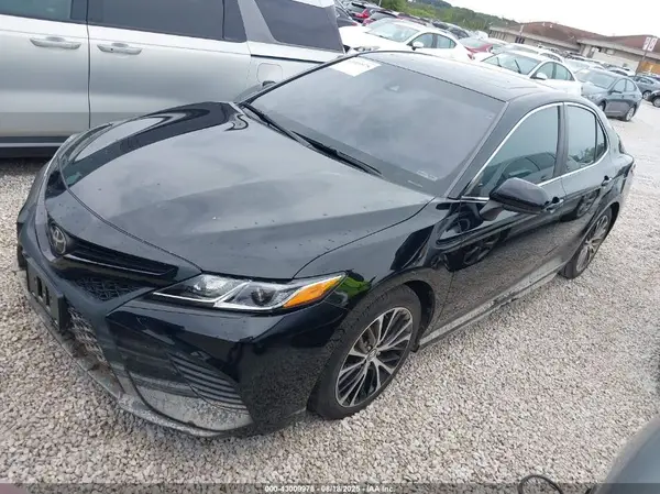 4T1B11HK6JU040171 2018 TOYOTA CAMRY - Image 2
