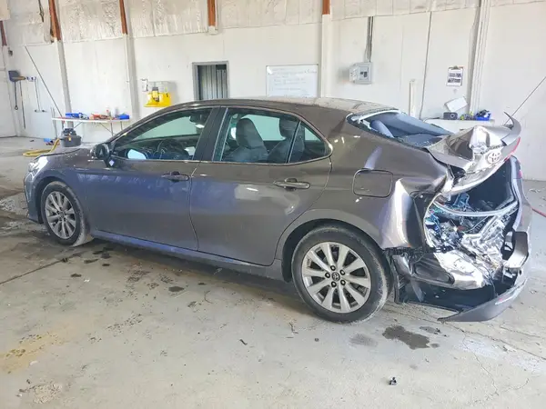 4T1B11HK6JU042146 2018 TOYOTA CAMRY - Image 2