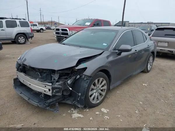 4T1B11HK6JU044219 2018 TOYOTA CAMRY - Image 2