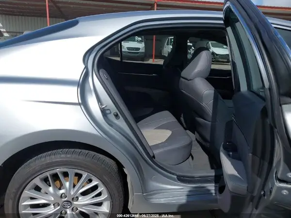 4T1B11HK6JU047170 2018 TOYOTA CAMRY - Image 8