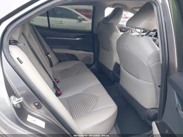 4T1B11HK6JU048982 2018 TOYOTA CAMRY - Image 8