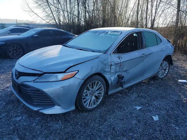 4T1B11HK6JU049047 2018 TOYOTA CAMRY - Image 1