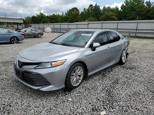4T1B11HK6JU049677 2018 TOYOTA CAMRY - Image 1