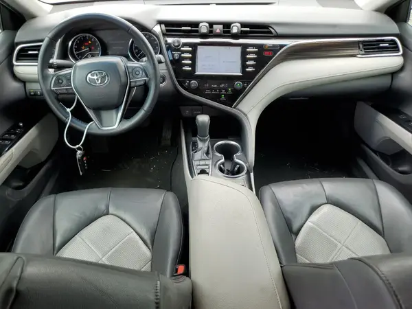 4T1B11HK6JU049677 2018 TOYOTA CAMRY - Image 8