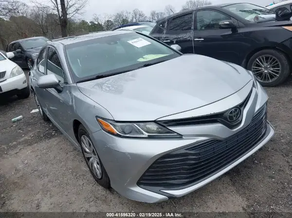 4T1B11HK6JU052482 2018 TOYOTA CAMRY - Image 1