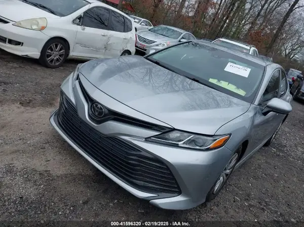 4T1B11HK6JU052482 2018 TOYOTA CAMRY - Image 2