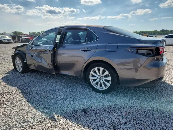 4T1B11HK6JU052577 2018 TOYOTA CAMRY - Image 2