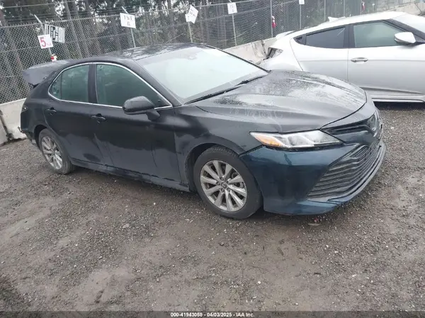 4T1B11HK6JU057181 2018 TOYOTA CAMRY - Image 1
